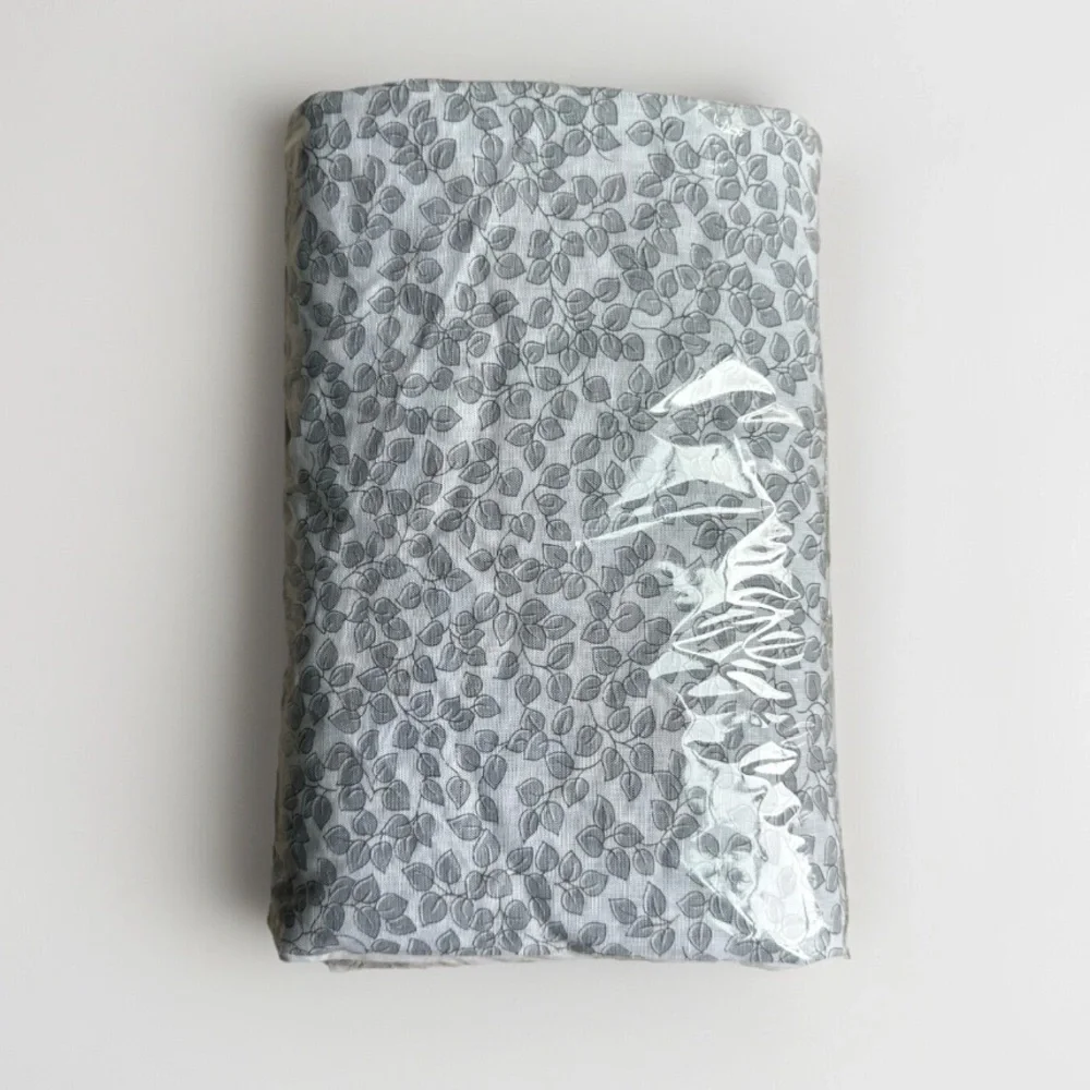 Matouk Margot Oblong Italian  Floral Printed Linen Tablecloth‎ 70